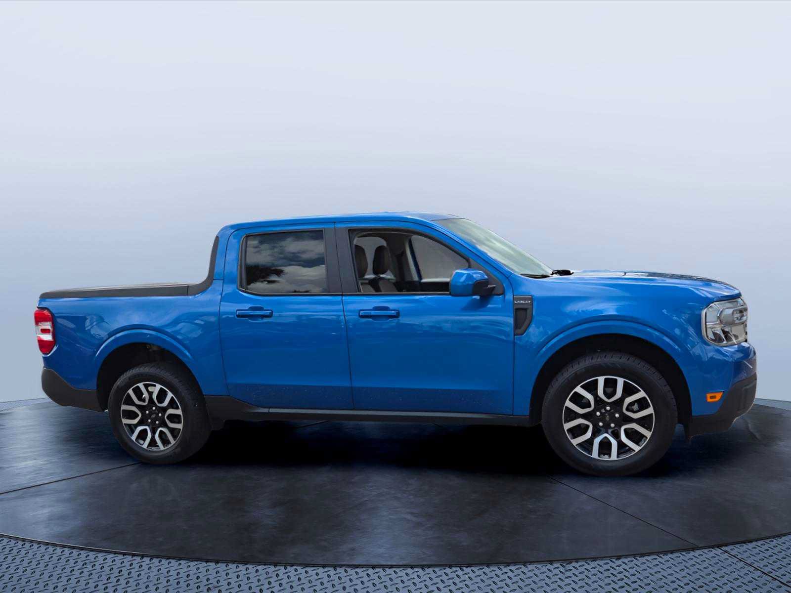 Used 2022 Ford Maverick Lariat FWD image 1