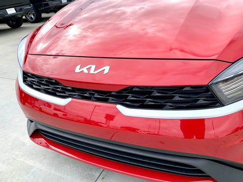 Used 2024 Kia Forte LXS w/ LXS Technology Package image 2