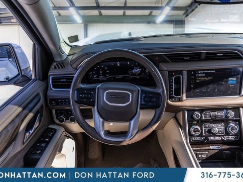Used 2024 GMC Yukon XL Denali AWD/4WD image 6