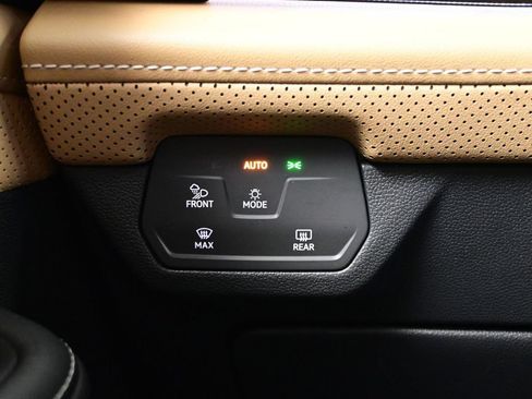 Used 2024 Volkswagen Atlas Cross Sport SEL R-Line AWD/4WD image 16