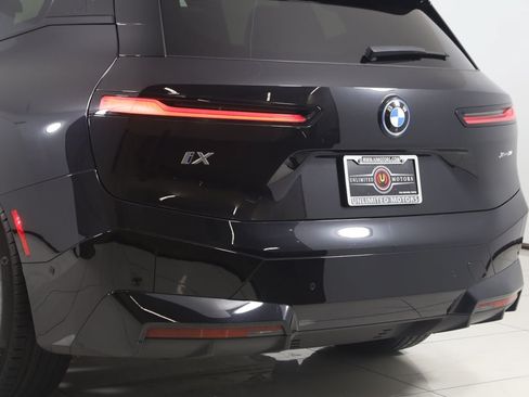 Used 2023 BMW iX xDrive50 w/ Premium Package AWD/4WD image 25