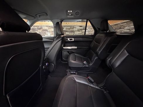 Used 2020 Ford Explorer XLT w/ Equipment Group 202A AWD/4WD image 42