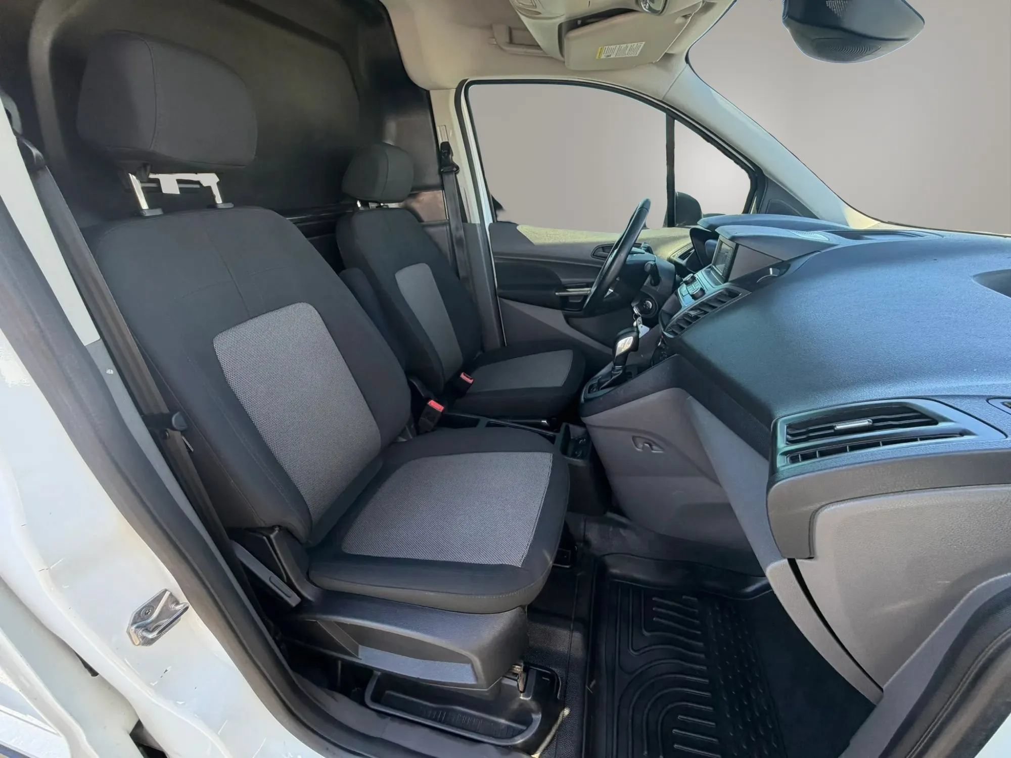 Used 2022 Ford Transit Connect XL FWD image 18