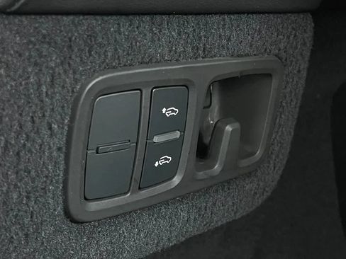 Used 2021 Lamborghini Urus AWD/4WD image 55