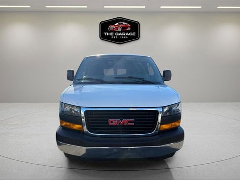 Used 2019 GMC Savana 2500 w/ Driver Convenience Package image 11