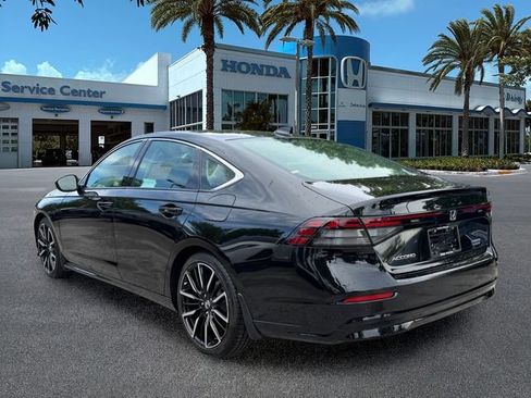 Used 2023 Honda Accord Touring image 6