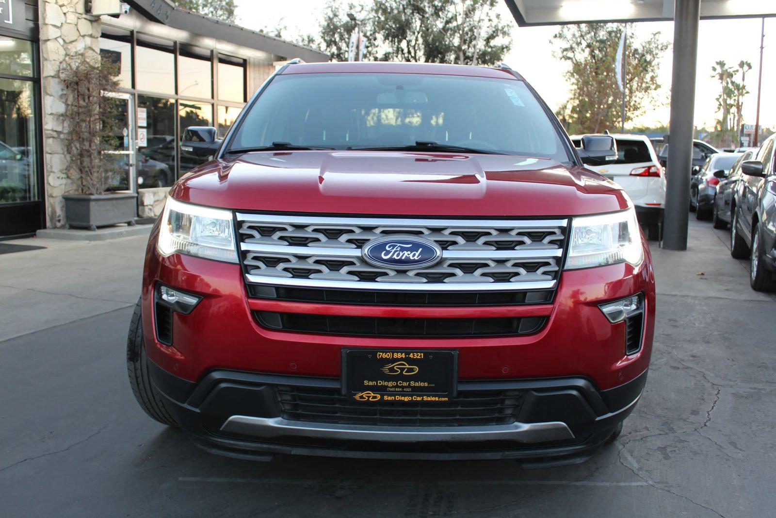 Used 2018 Ford Explorer XLT w/ Equipment Group 202A FWD image 8