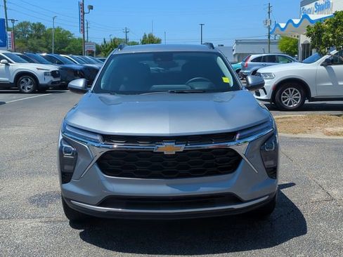 Used 2026 Chevrolet Trax LT w/ Driver Confidence Package image 9