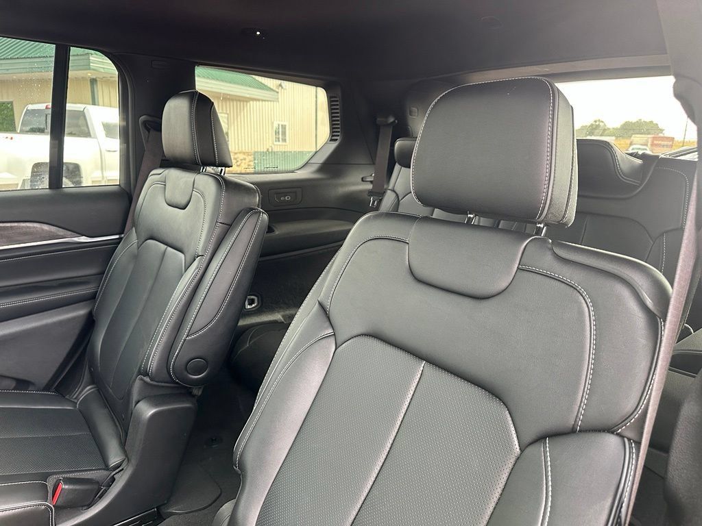 Used 2023 Jeep Grand Cherokee L Overland AWD/4WD image 23