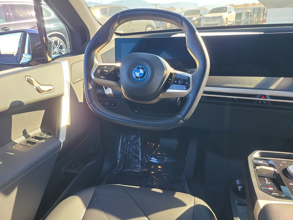 Used 2024 BMW iX xDrive50 w/ Sport Package AWD/4WD image 12