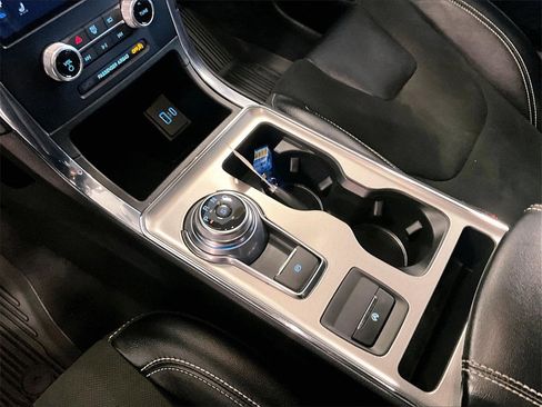 Used 2022 Ford Edge ST image 20