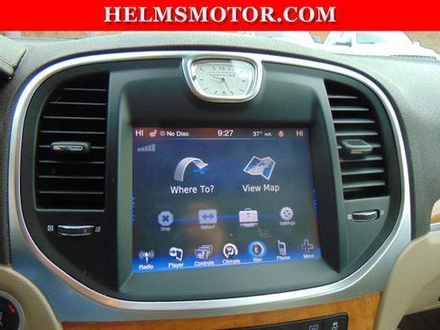 Used 2014 Chrysler 300 C w/ Light Group image 31