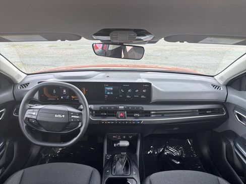 Used 2025 Kia K4 FWD image 29