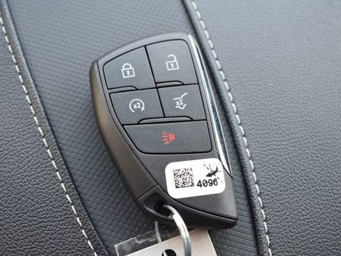 Used 2024 Chevrolet Traverse Z71 w/ Enhanced Driving Package AWD/4WD image 32