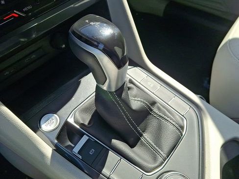 Used 2023 Volkswagen Tiguan SE w/ Panoramic Sunroof Package AWD/4WD image 22