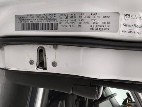 Used 2020 Jeep Cherokee Latitude w/ Cold Weather Group FWD image 33
