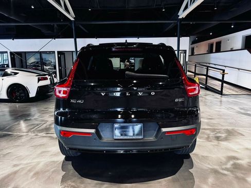 Used 2023 Volvo XC40 B5 Plus w/ Driver Assist Package AWD/4WD image 4