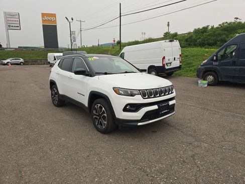 Used 2022 Jeep Compass Limited AWD/4WD image 2
