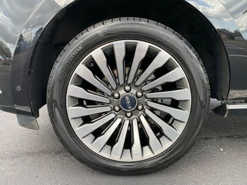 Used 2019 Lincoln Navigator L Reserve image 11