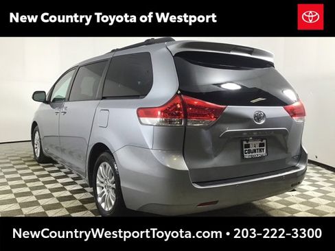 Used 2014 Toyota Sienna XLE image 5