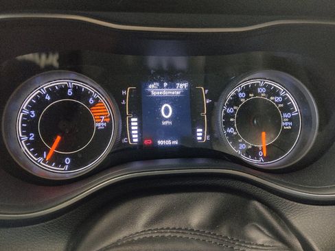 Used 2020 Jeep Cherokee Latitude FWD image 23