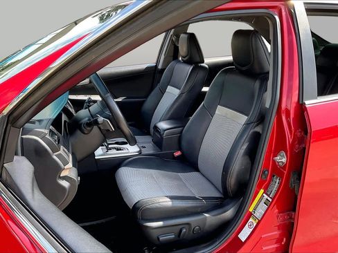 Used 2014 Toyota Camry SE FWD image 8