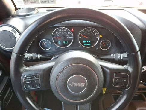 Used 2015 Jeep Wrangler Unlimited Sahara w/ Connectivity Group image 18