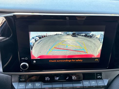 Used 2025 Toyota Camry SE image 23