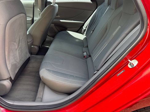 Used 2022 Hyundai Elantra SEL w/ Convenience Package FWD image 20