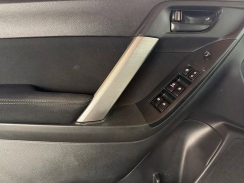 Used 2015 Subaru Forester 2.5i image 12