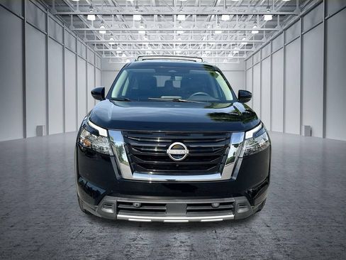 Certified 2024 Nissan Pathfinder SL FWD image 2