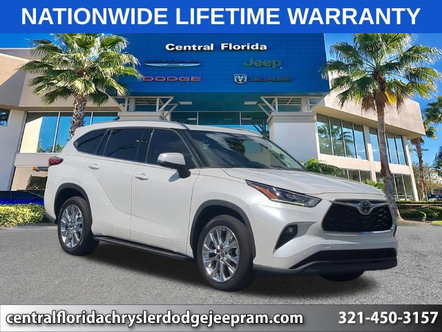 Used 2023 Toyota Highlander Limited FWD image 1