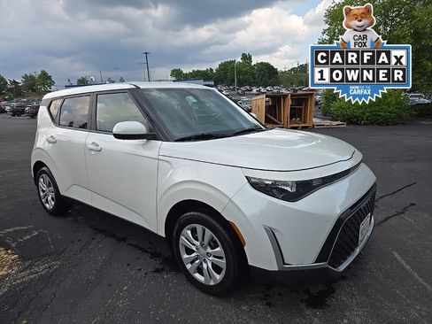 Certified 2023 Kia Soul LX FWD image 1