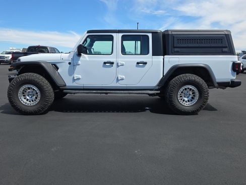 Used 2024 Jeep Gladiator Sport AWD/4WD image 4