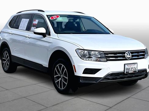 Used 2019 Volkswagen Tiguan SE image 2