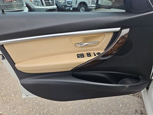 Used 2017 BMW 330i Sedan image 11