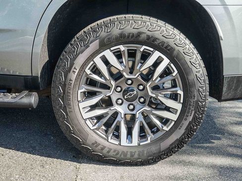 Used 2025 Chevrolet Tahoe Z71 image 10