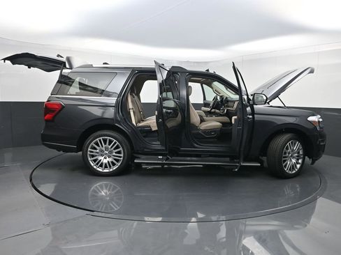 Used 2024 Ford Expedition Limited AWD/4WD image 39