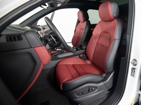 New 2026 Porsche Cayenne image 5