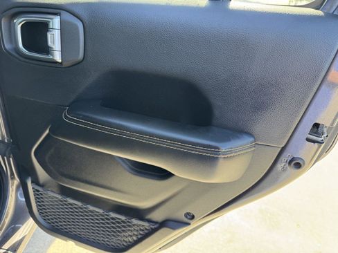 Certified 2025 Jeep Wrangler Sahara w/ Safety Group AWD/4WD image 11