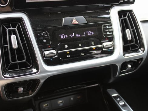 Used 2022 Kia Sorento SX image 27