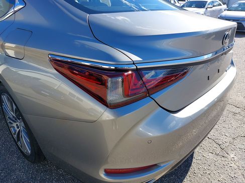 Used 2020 Lexus ES 350 w/ Premium Package image 37