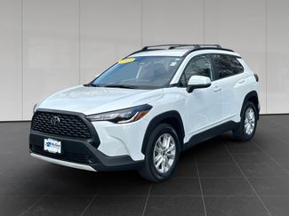 Used 2023 Toyota Corolla Cross LE video 1