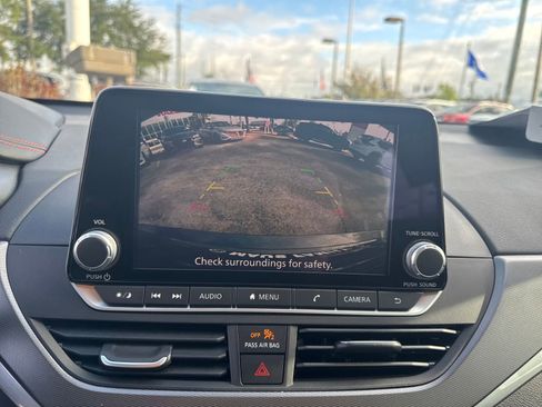 Certified 2025 Nissan Altima 2.5 SR image 18