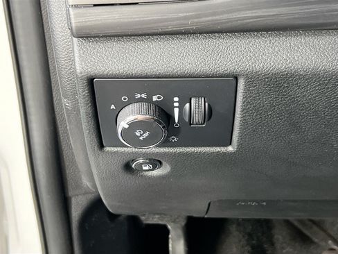 Used 2022 Jeep Grand Cherokee Laredo X AWD/4WD image 10