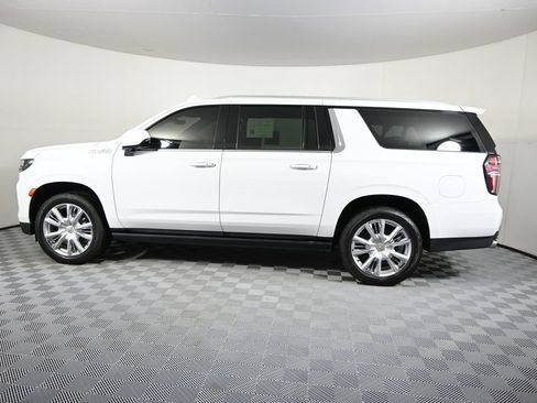 Used 2021 Chevrolet Suburban High Country AWD/4WD image 3