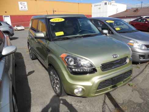 Used 2013 Kia Soul ! w/ Premium Pkg FWD image 1