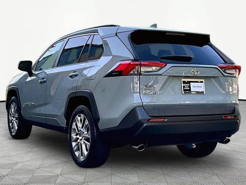 Used 2021 Toyota RAV4 XLE Premium FWD image 12