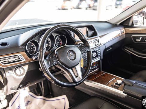 Used 2014 Mercedes-Benz E 350 4MATIC Wagon image 21