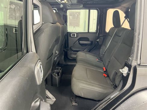 Used 2018 Jeep Wrangler Unlimited Sport S image 22